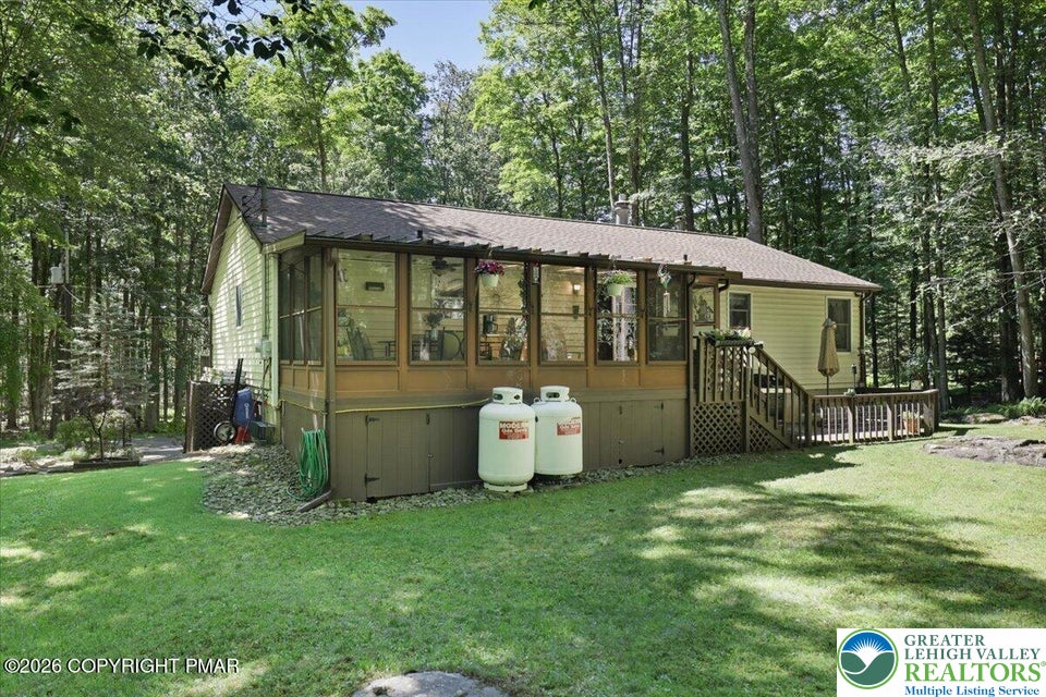 137 Outer Drive Property Photo 9