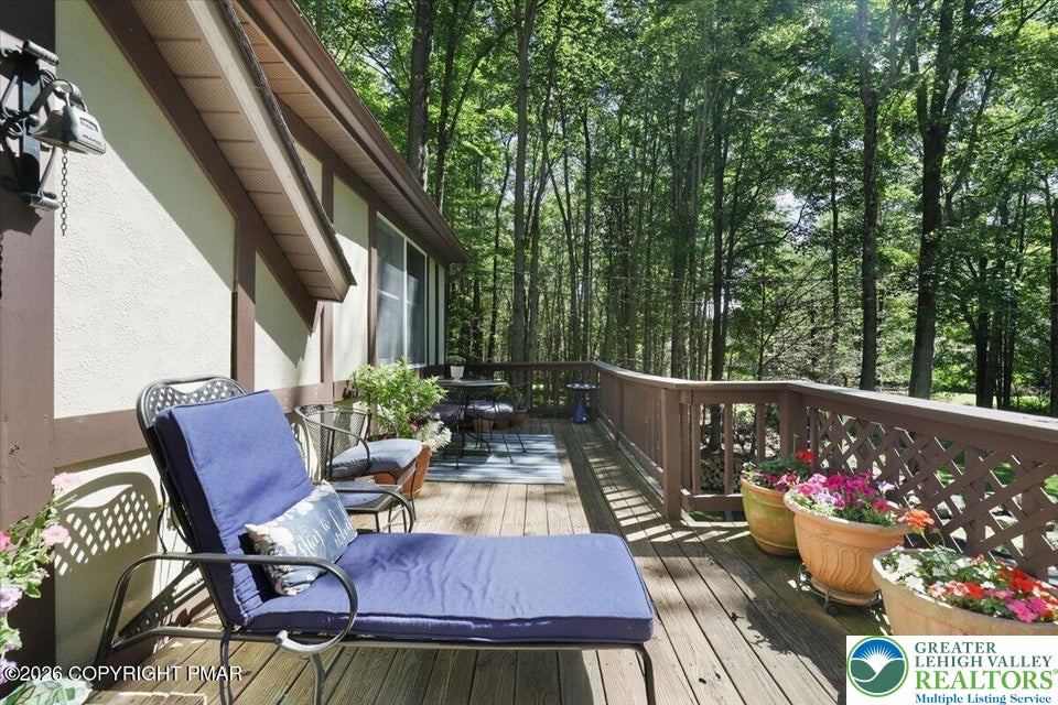 137 Outer Drive Property Photo 11