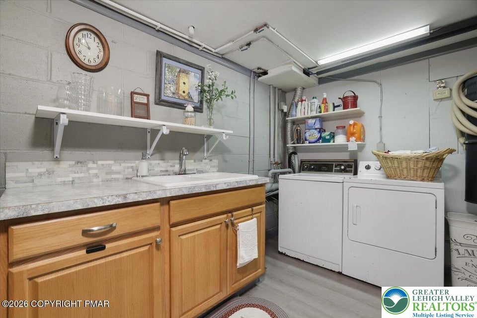 137 Outer Drive Property Photo 13