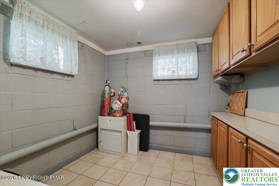 137 Outer Drive Property Photo 14