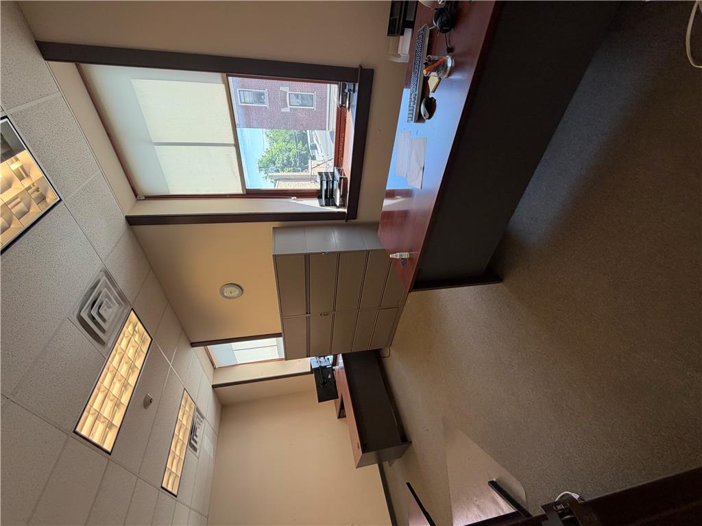1 West 4th Street Property Photo 8