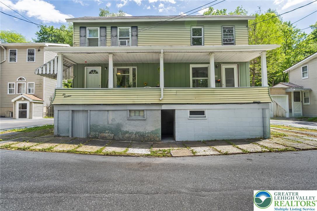 612 East Front Street Property Photo 1