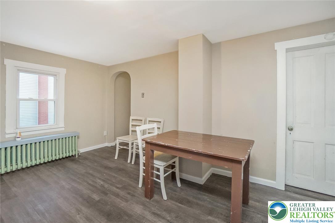 612 East Front Street Property Photo 10