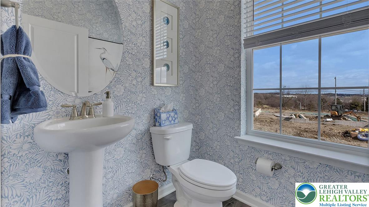 201 Winding Road Property Photo 13