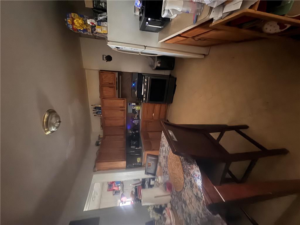148 West Linden Street Property Photo 4