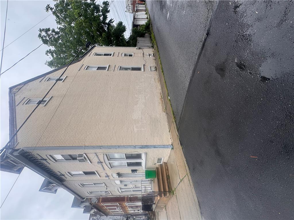 335 14th Street Property Photo 2