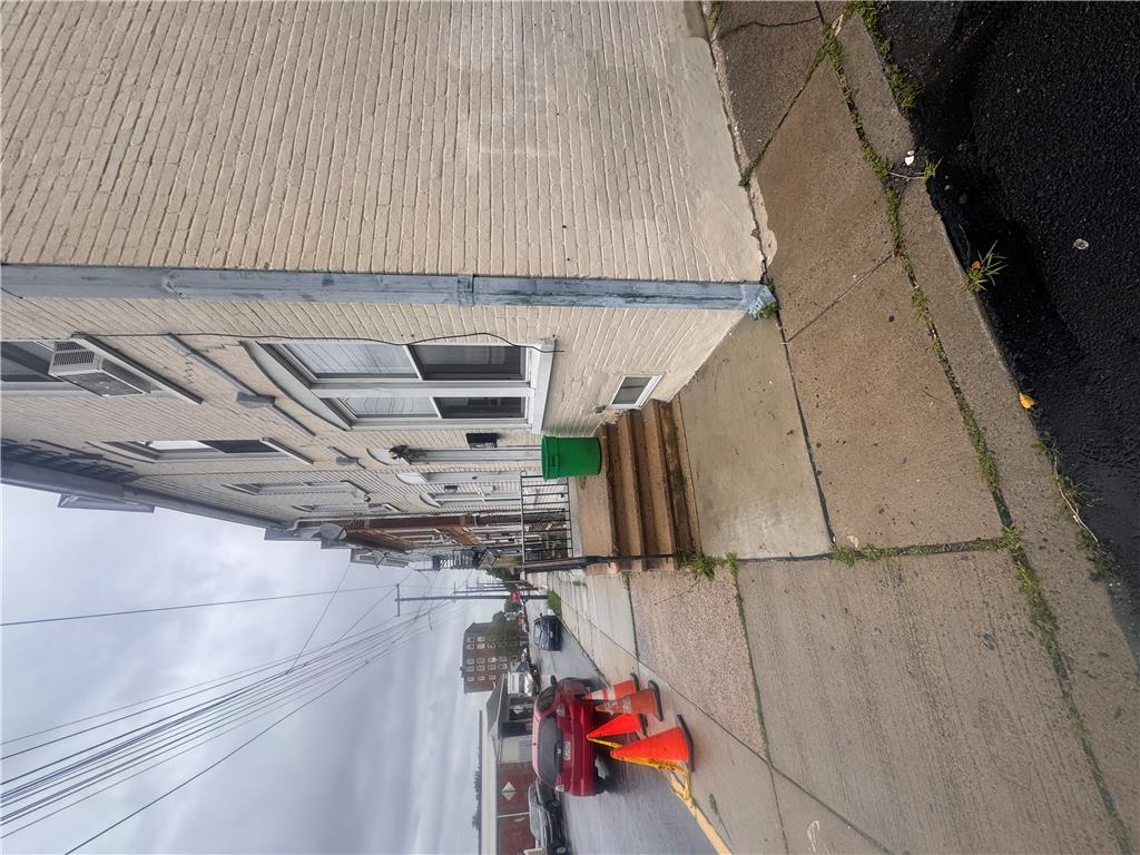 335 14th Street Property Photo 4