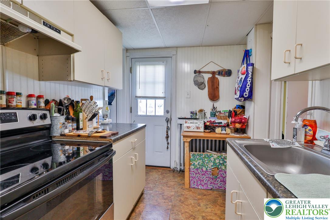 820 New Street Property Photo 5