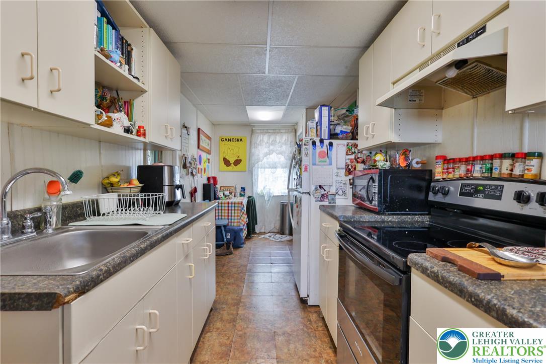 820 New Street Property Photo 7