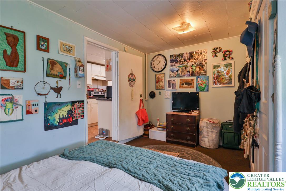 820 New Street Property Photo 10