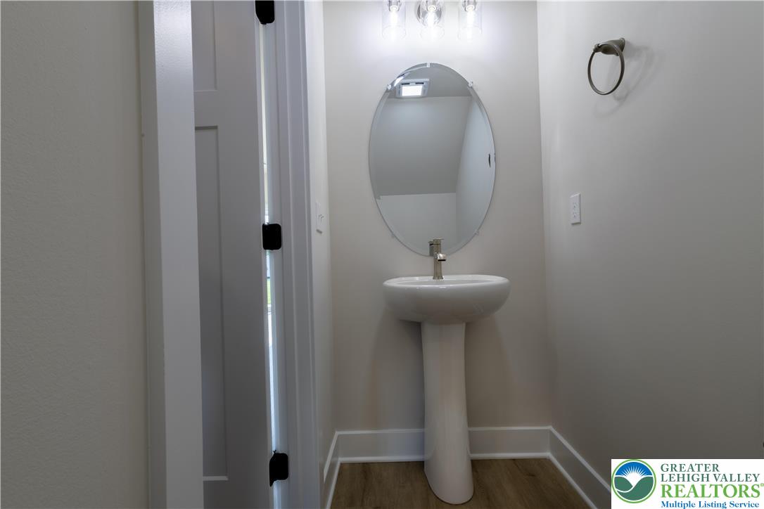 1411 Greenview Drive 19 Property Photo 11