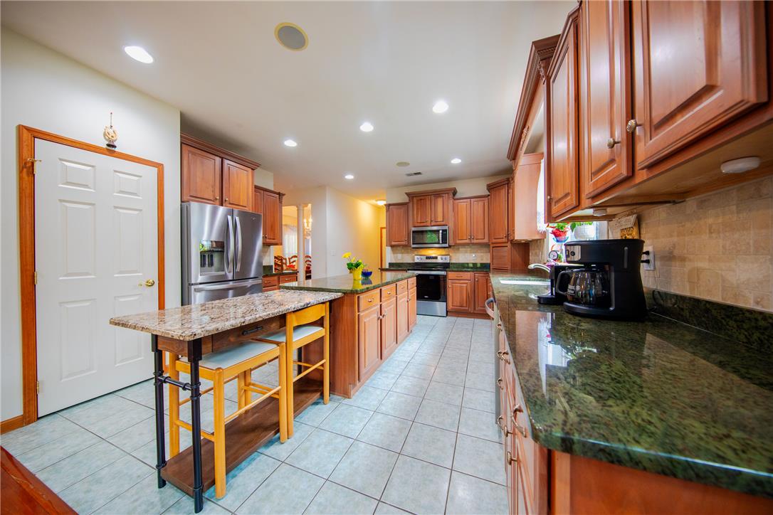 123 Chase Hollow Drive Property Photo 8