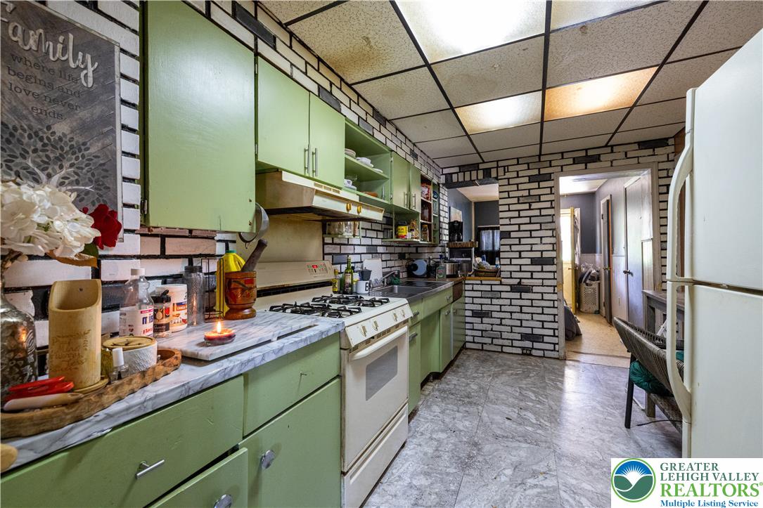 204 Clearfield Street Property Photo 13