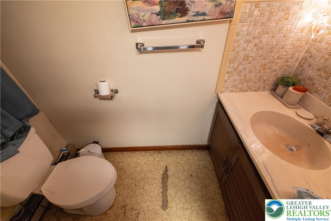 204 Clearfield Street Property Photo 15