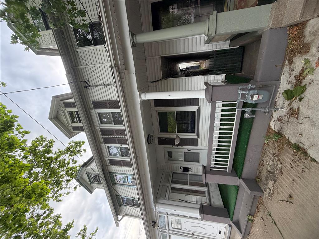 916 North New Street Property Photo 1