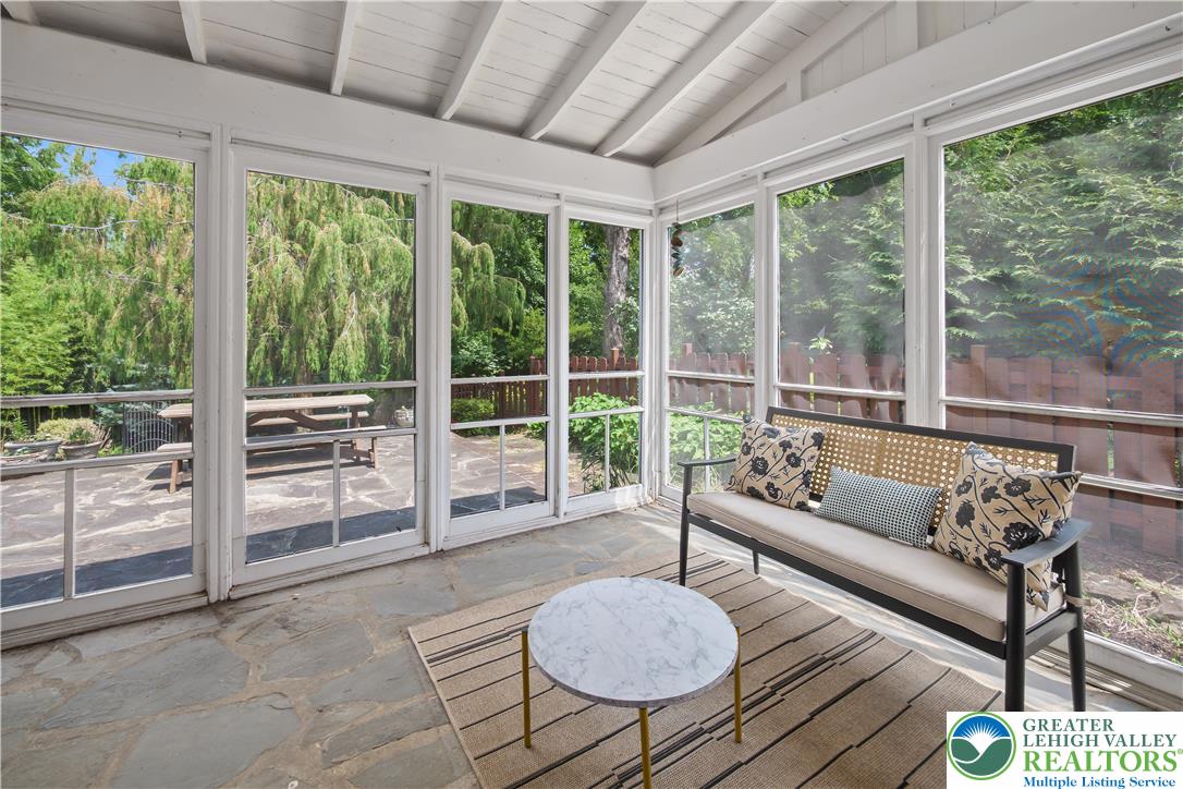 1020 Highland Avenue Property Photo 10