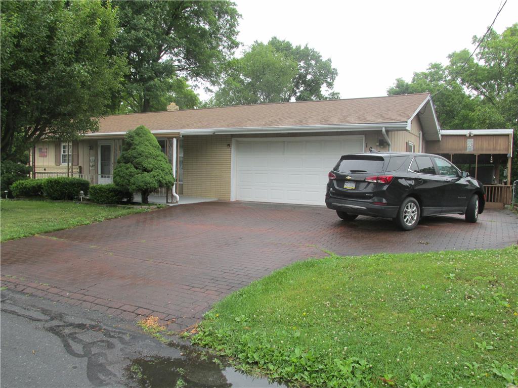 1026 Oakhurst Drive Property Photo 2