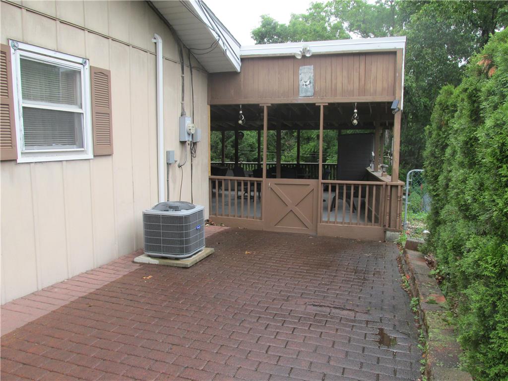 1026 Oakhurst Drive Property Photo 15
