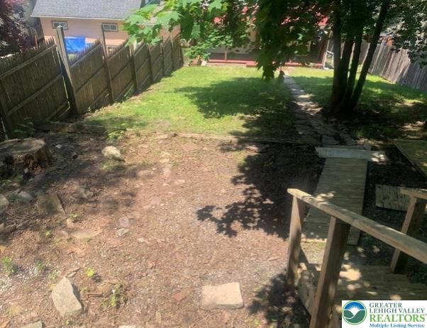 421 East Railroad Street Property Photo 3