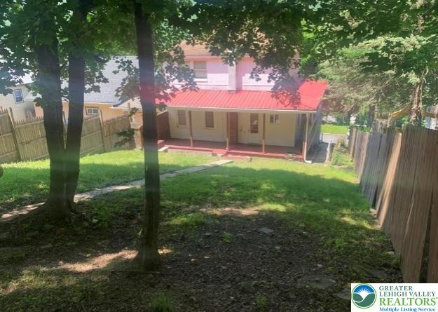 421 East Railroad Street Property Photo 5