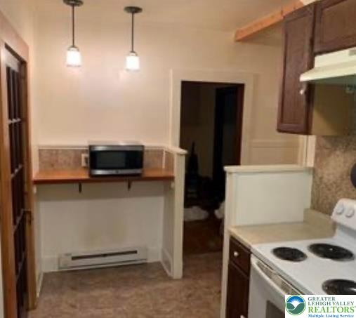 421 East Railroad Street Property Photo 12