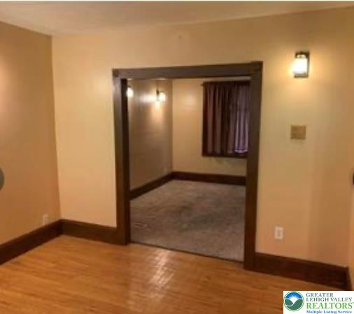 421 East Railroad Street Property Photo 15