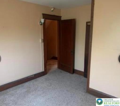 421 East Railroad Street Property Photo 19