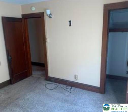 421 East Railroad Street Property Photo 22