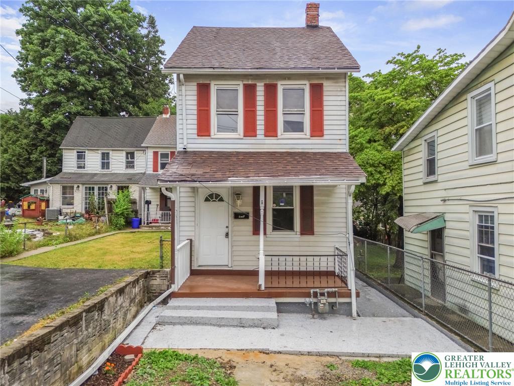 580 South Benner Avenue Property Photo 1