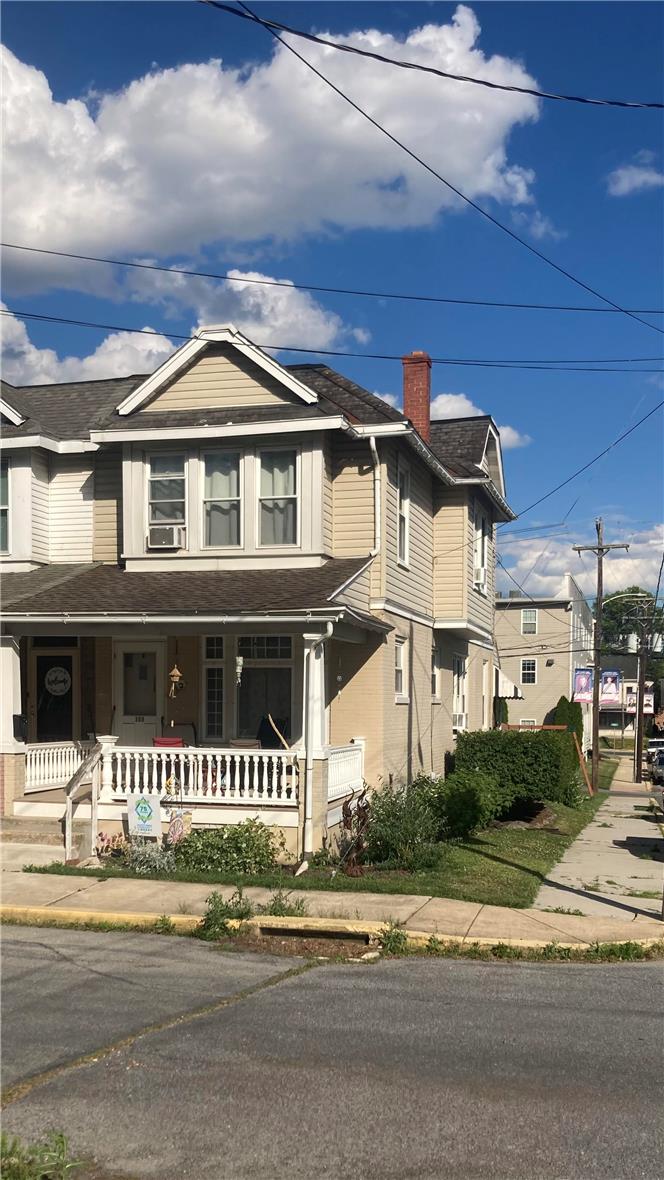 300 Walnut Street Property Photo 1