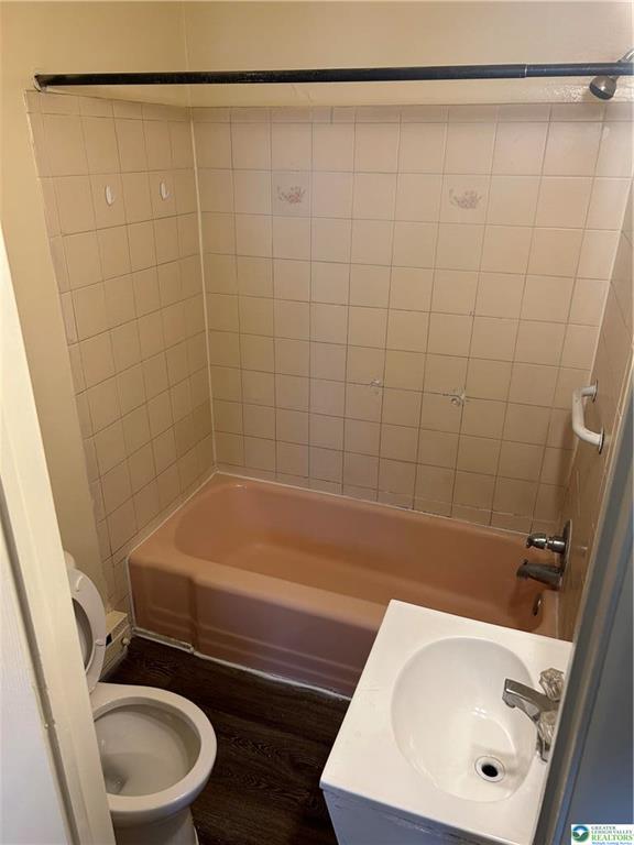 139 8th Street Property Photo 9