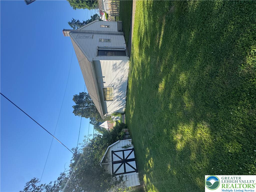 880 New York Avenue Property Photo 2
