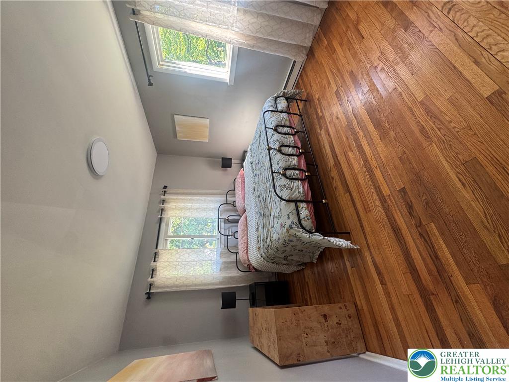 880 New York Avenue Property Photo 8