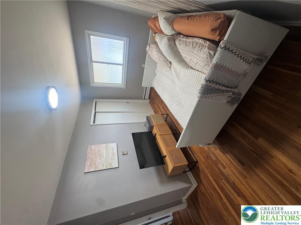 880 New York Avenue Property Photo 10