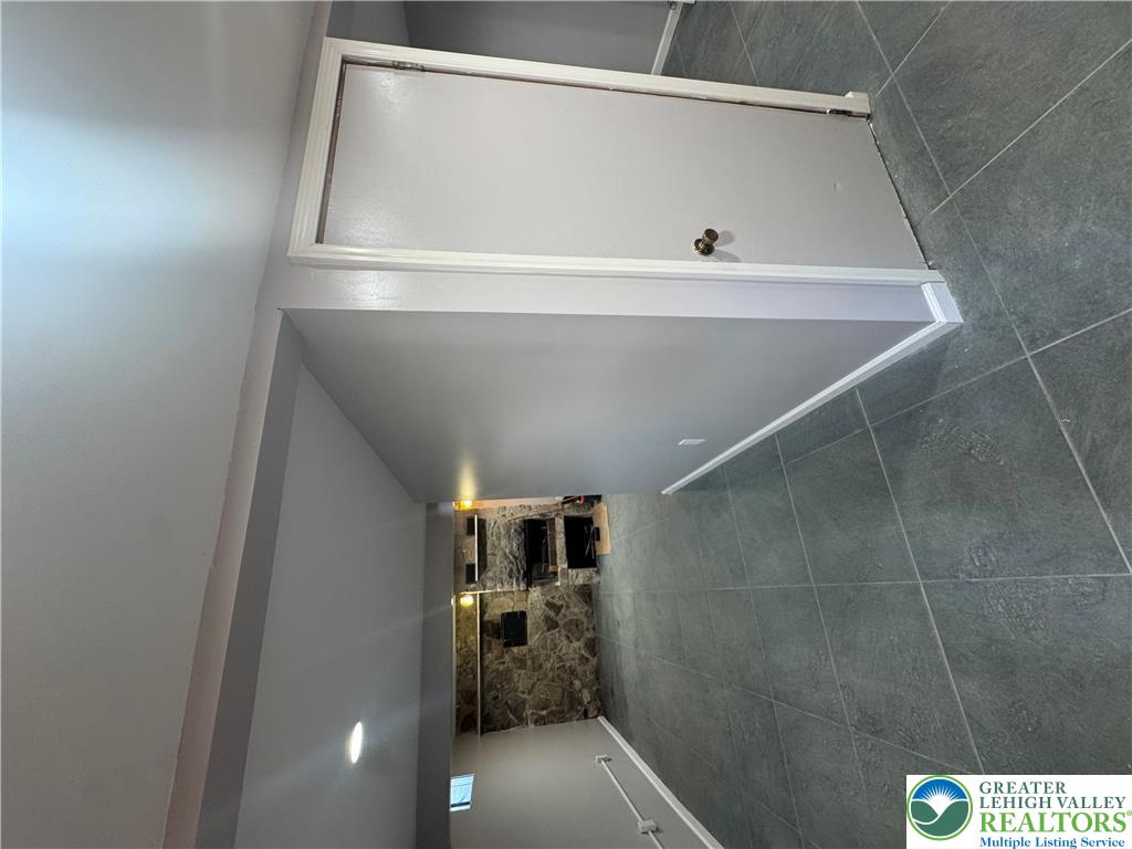 880 New York Avenue Property Photo 17