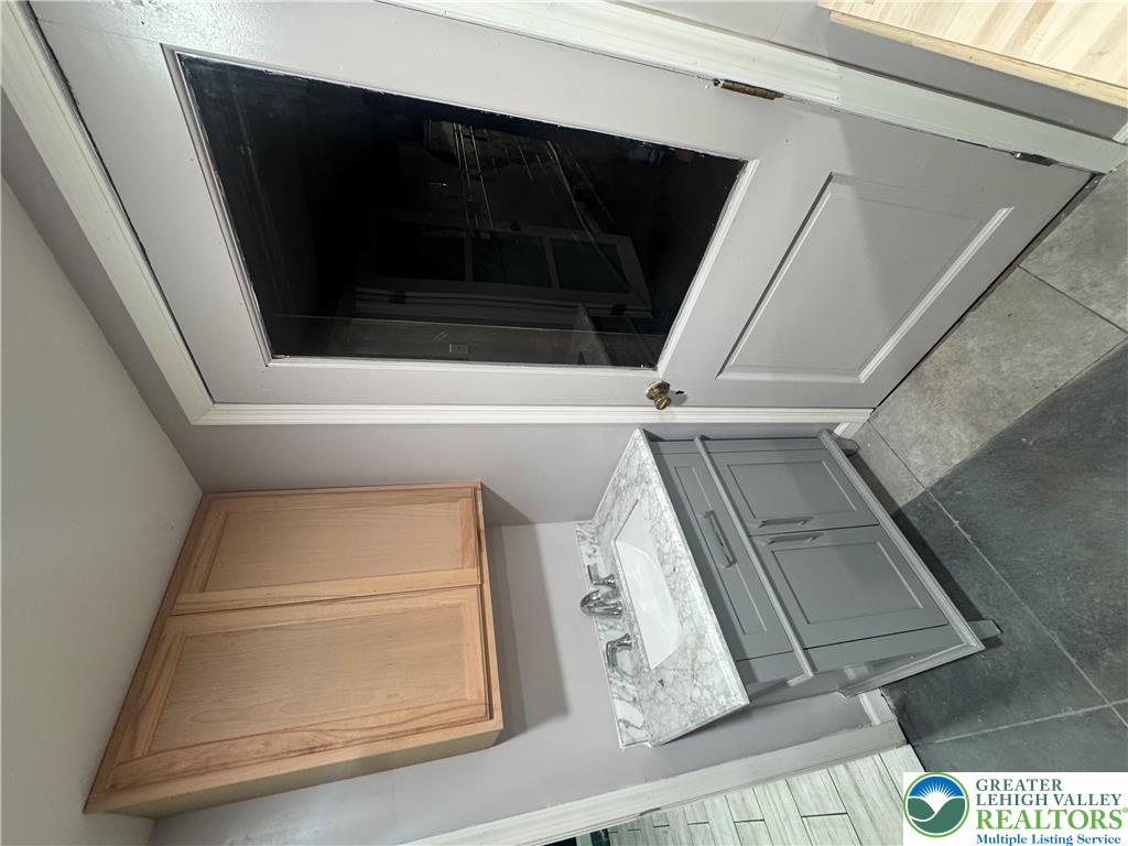 880 New York Avenue Property Photo 18