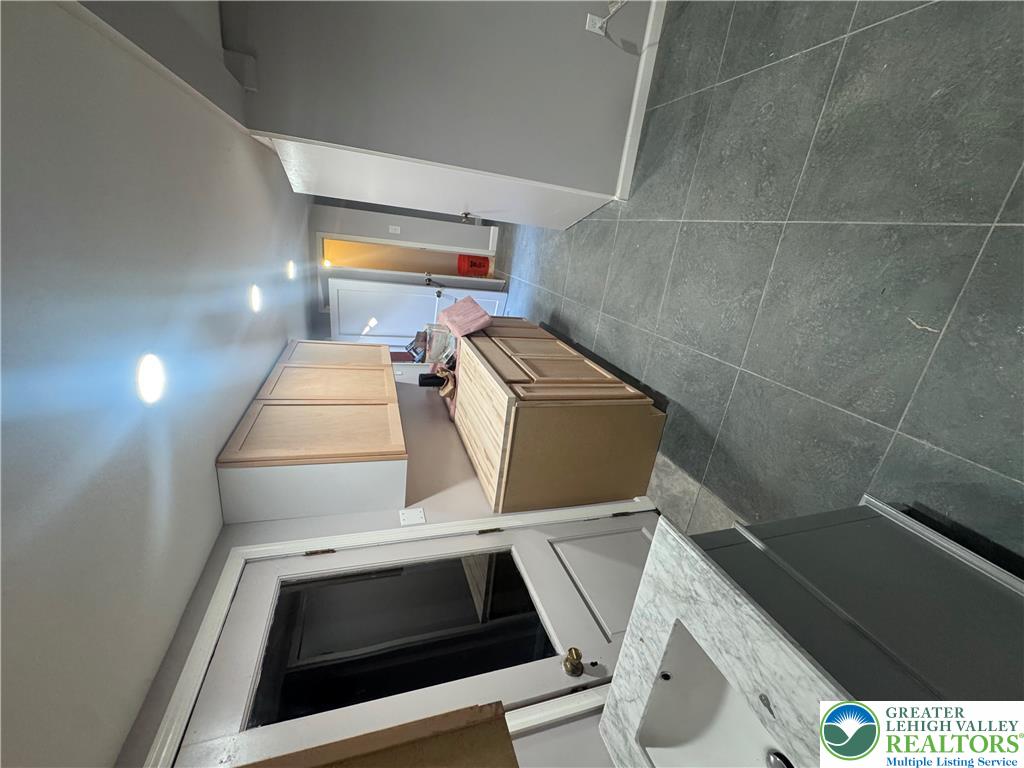 880 New York Avenue Property Photo 19