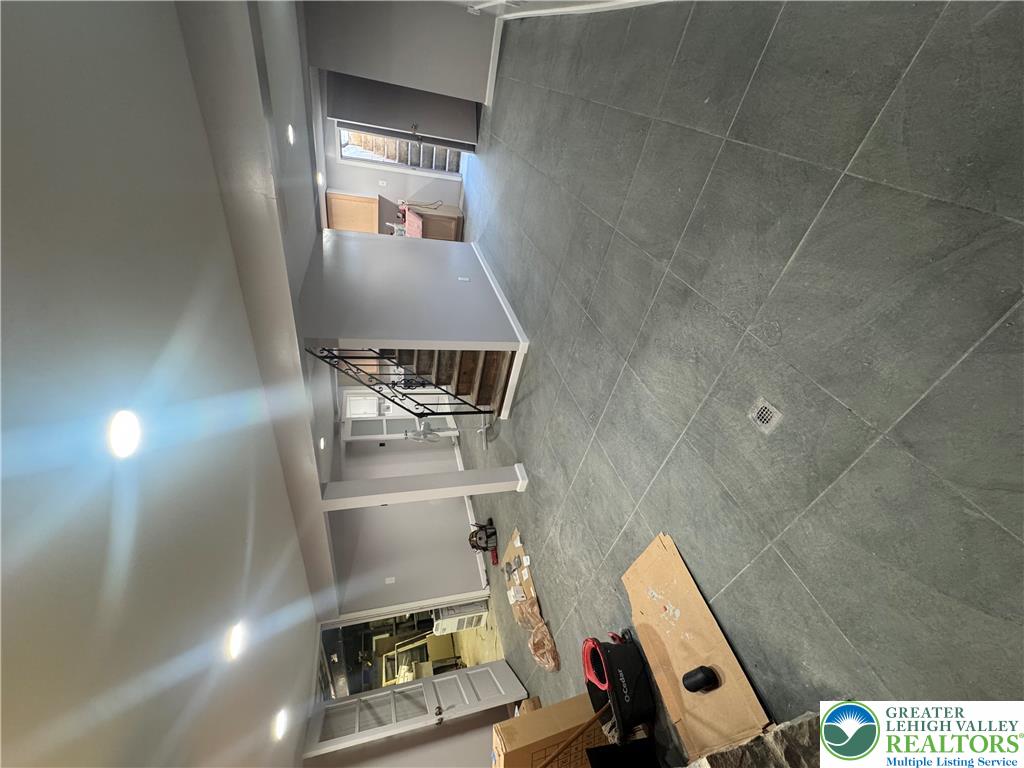 880 New York Avenue Property Photo 22