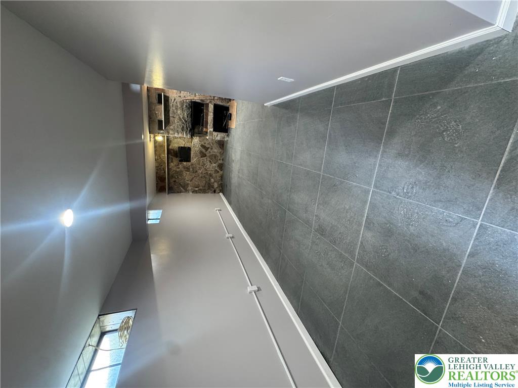 880 New York Avenue Property Photo 23