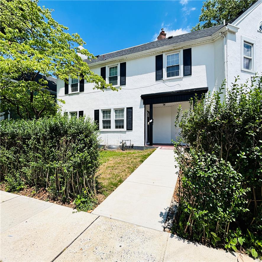 551 Park Property Photo 1