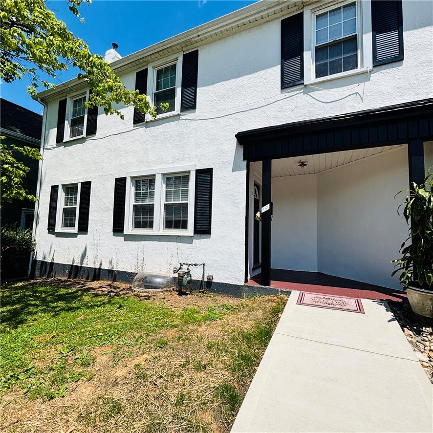 551 Park Property Photo 2