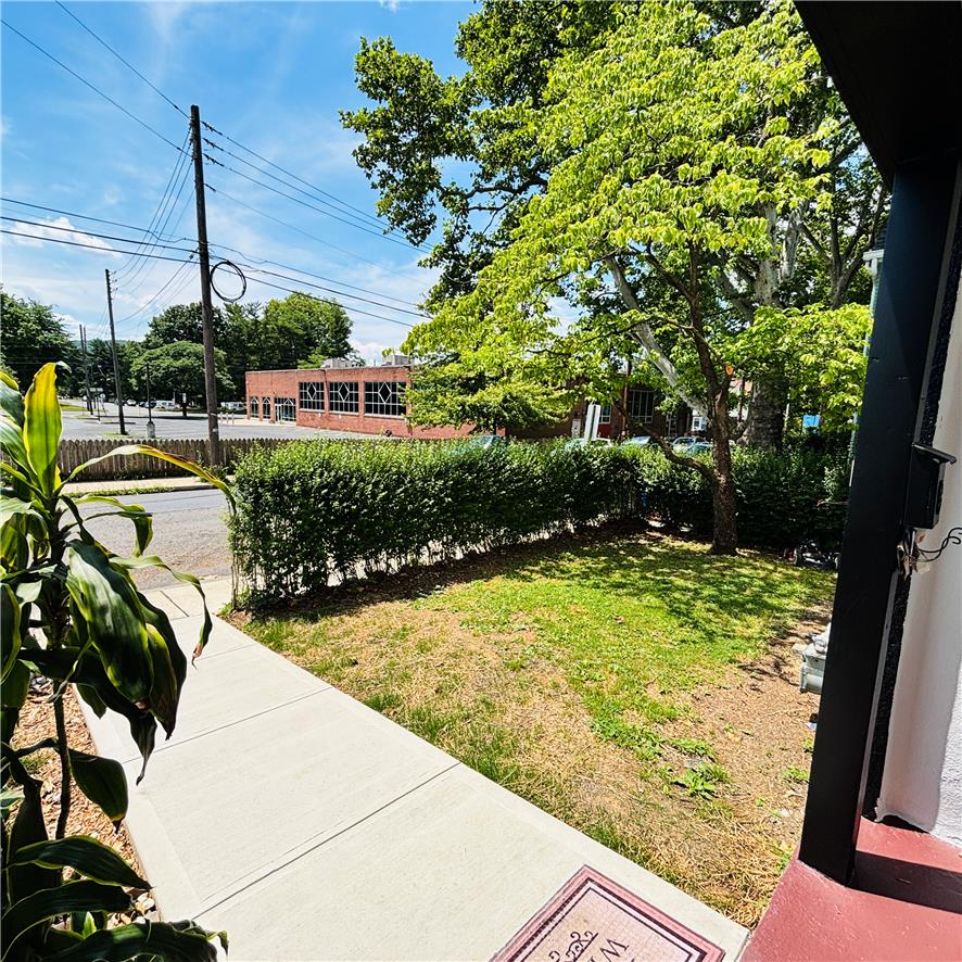 551 Park Property Photo 4
