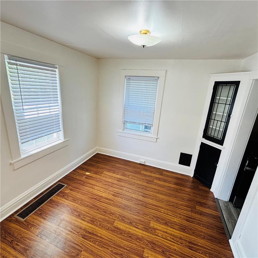 551 Park Property Photo 5