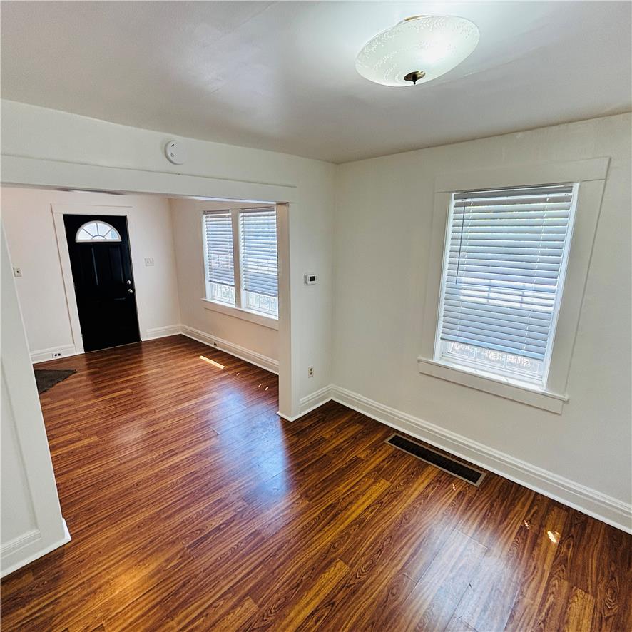 551 Park Property Photo 18