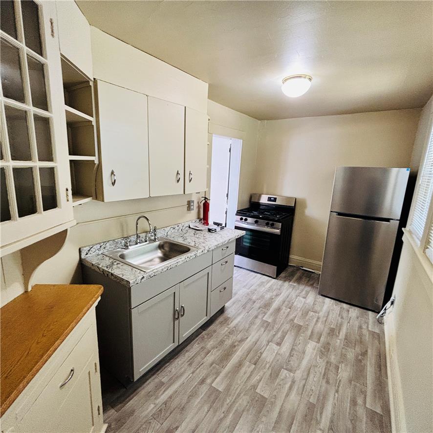 551 Park Property Photo 19