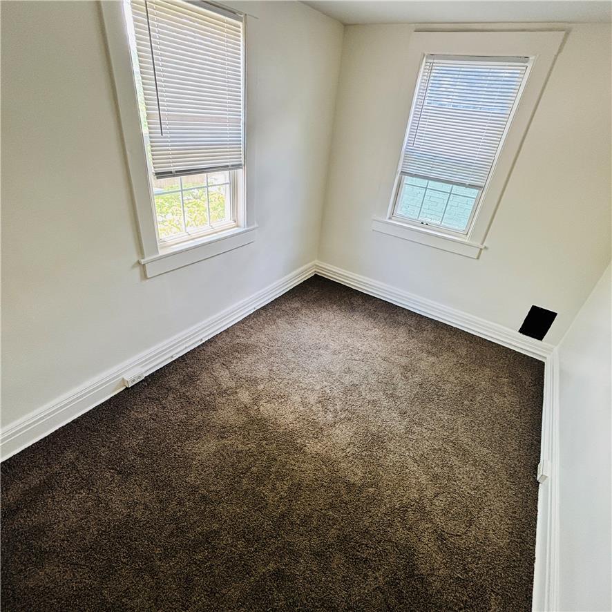 551 Park Property Photo 25