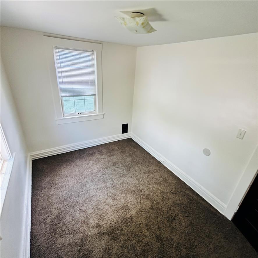 551 Park Property Photo 27