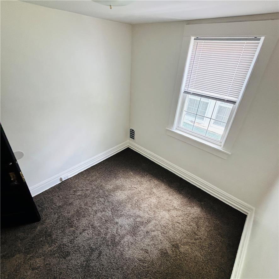 551 Park Property Photo 28