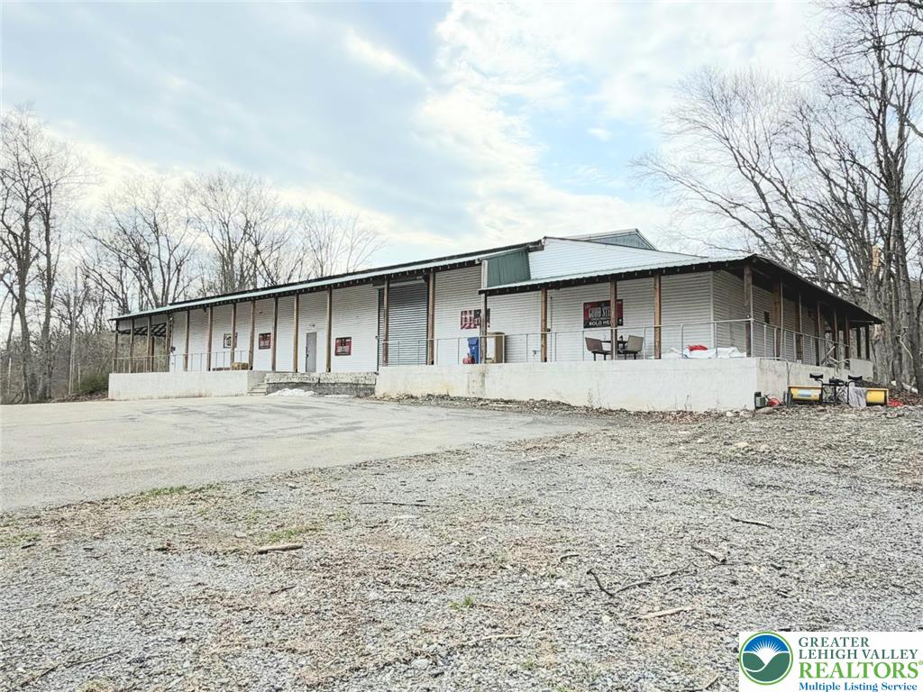 3142 Oak Grove Road Property Photo 2