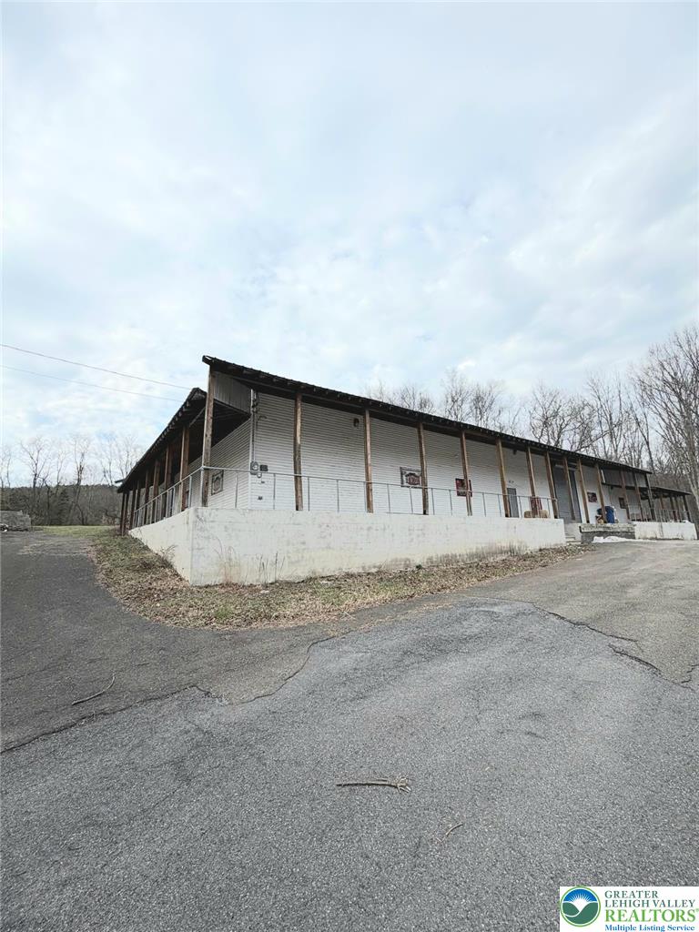 3142 Oak Grove Road Property Photo 3